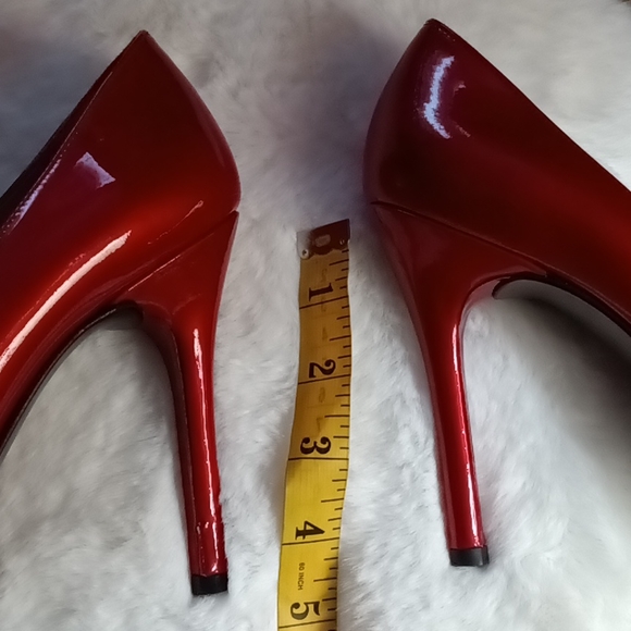 Stuart Weitzman Pumps - Picture 5 of 8